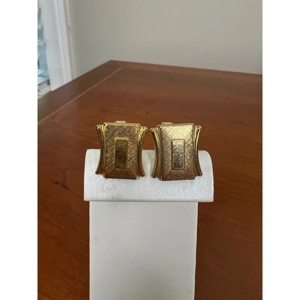 Vintage Mens Gold Tone Textured Rectangular Cufflinks and Tie Tack Set Formal